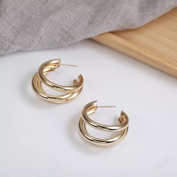 “Triple Dare” Multi-Hoop Classic Simple Minimalist Neutral Casual Circle Earring - Picture 5 of 10